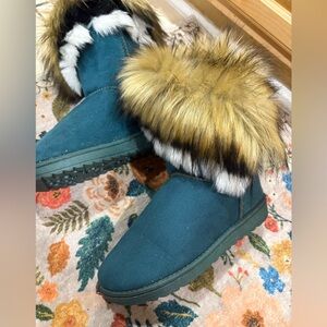 Cozy, Teal, Faux Fur-Trimmed Women's Winter Boots